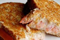 Nikmatnya Panggang Sandwich Tomat Mozarella, Yuk Dicoba!